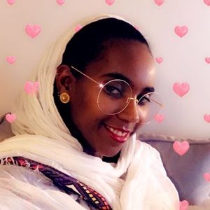 Meet your Posher, Almaze